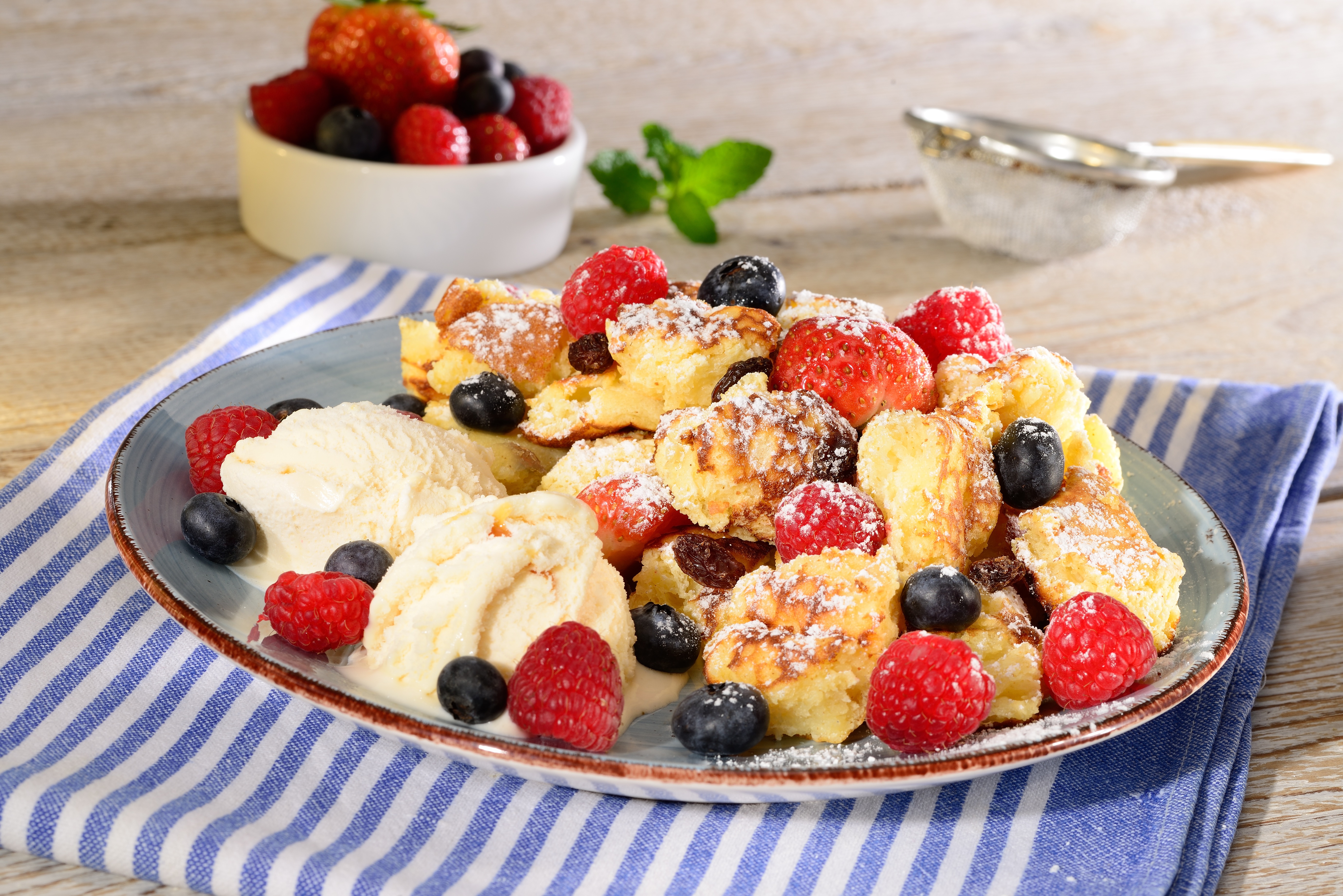 TK Kaiserschmarrn mit Rosinen vorgegart SERVISA TK Kaiserschmarrn mit Rosinen vorgegart SERVISA